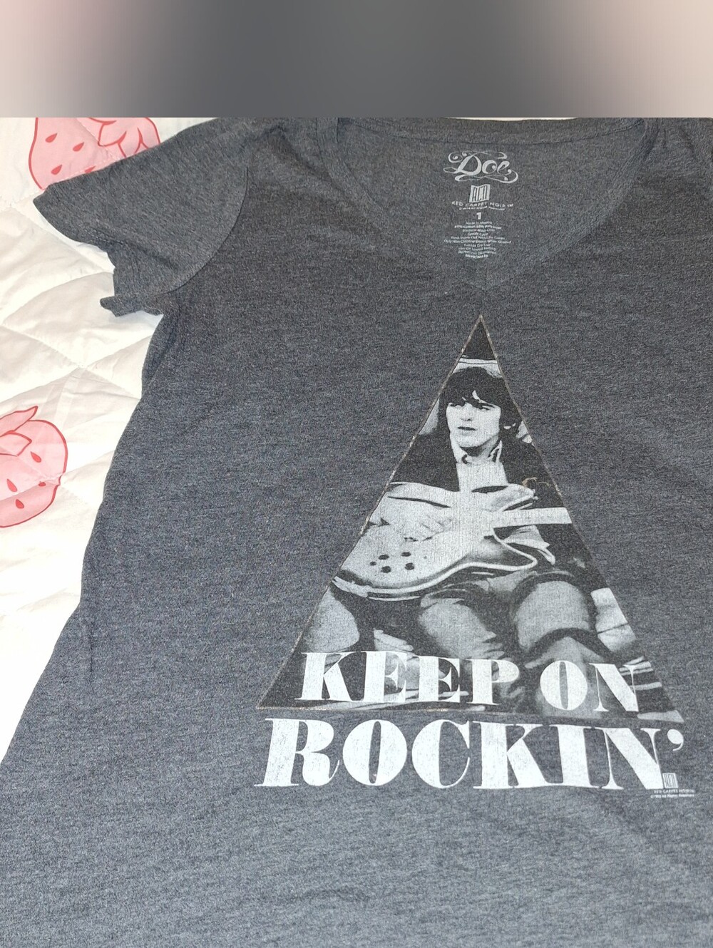 Keep On Rockin' Graphic V‑Neck Tee - Charcoal Beattles George Harrison - Picture 3 of 5